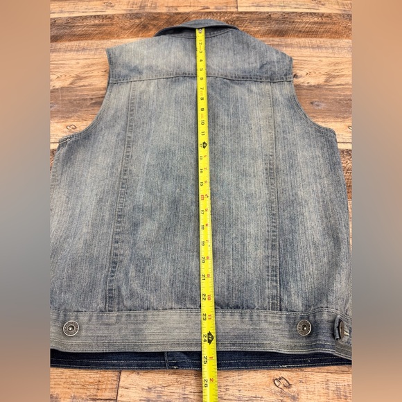 Southpole Distressed Sleeveless Denim Vest, Men's Size Medium, Assorted Patches - Picture 13 of 16
